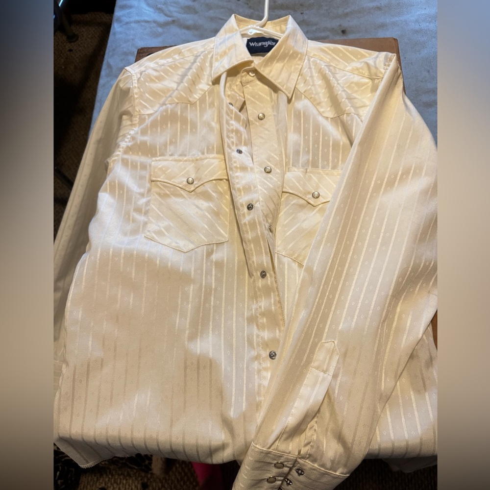 Wrangler Men’s button up shirt